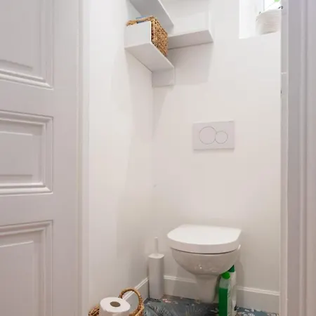 Chic 1bd Parisian Apartmentbatignolles Paris