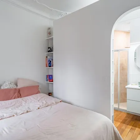 Chic 1bd Parisian Apartmentbatignolles * Paris