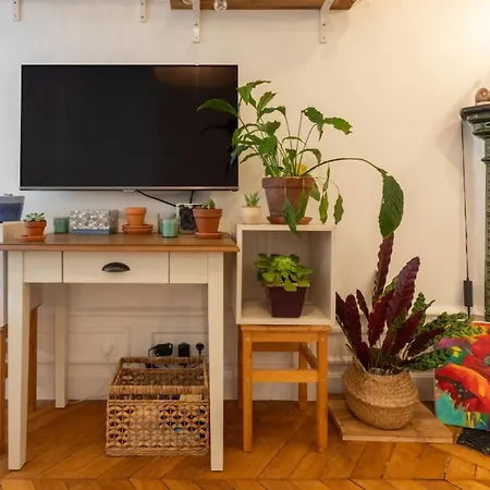 Chic 1bd Parisian Apartmentbatignolles Paris